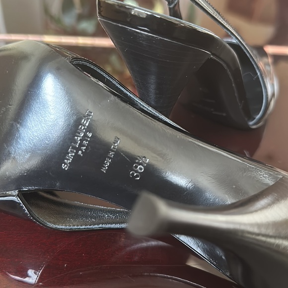 Saint Laurent Slingback Pump With a Pointed Toe - Picture 12 of 14